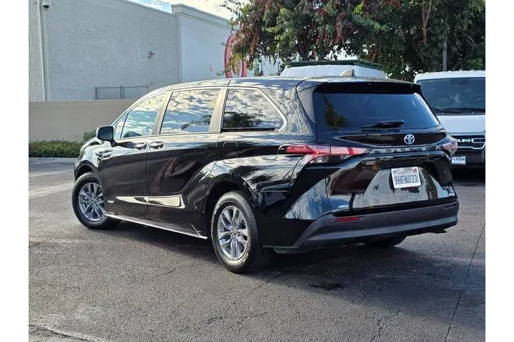 $38900 : Toyota Sienna 2021 AWD XLE 7 image 7
