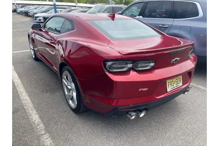 $39995 : Chevrolet Camaro 2023 LT1 2d image 3
