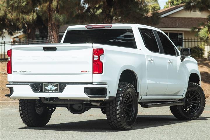 2019 Silverado 1500 RST image 7