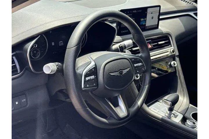 $29500 : Genesis G70 2025 2.5T Standa image 9