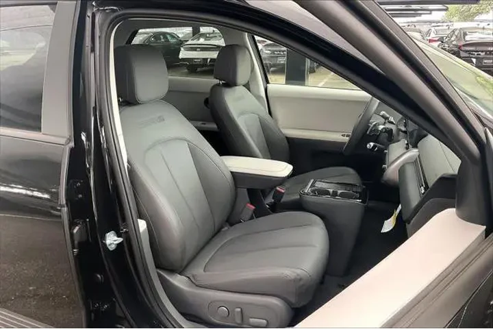 $34207 : Hyundai IONIQ 5 2026 SEL 4dr image 8