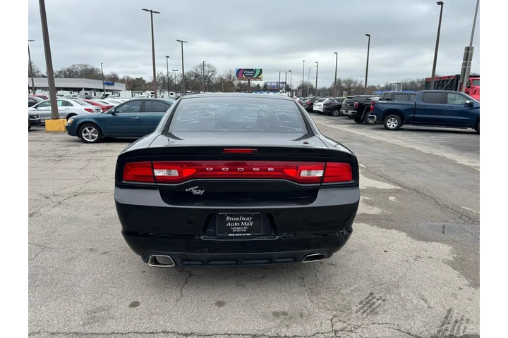 2013 Charger 4dr Sdn SE RWD image 3