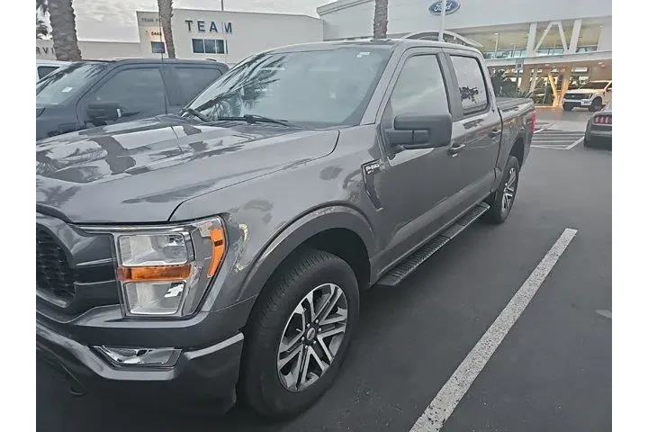 $31939 : Ford F-150 2021 4x4 XL 4dr S image 1