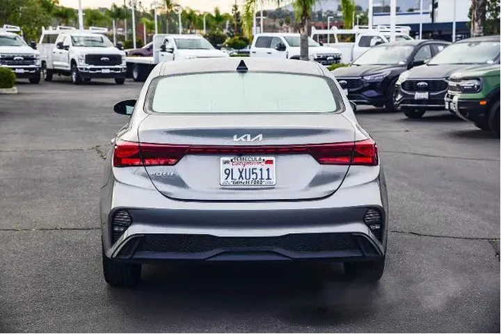 $17888 : Kia Forte 2024 LXS 4dr Sedan image 5