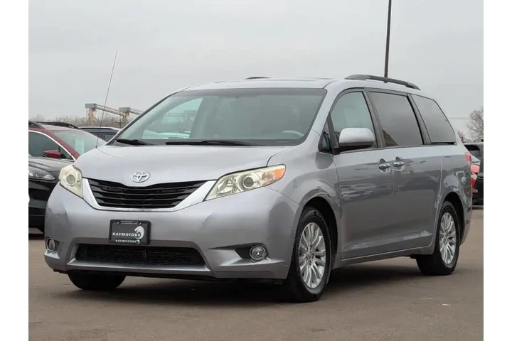 $15974 : 2014 Sienna XLE 7-Passenger A image 5