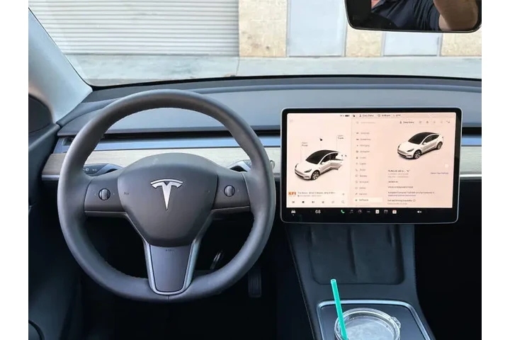$28500 : 2021 Model Y Long Range image 3