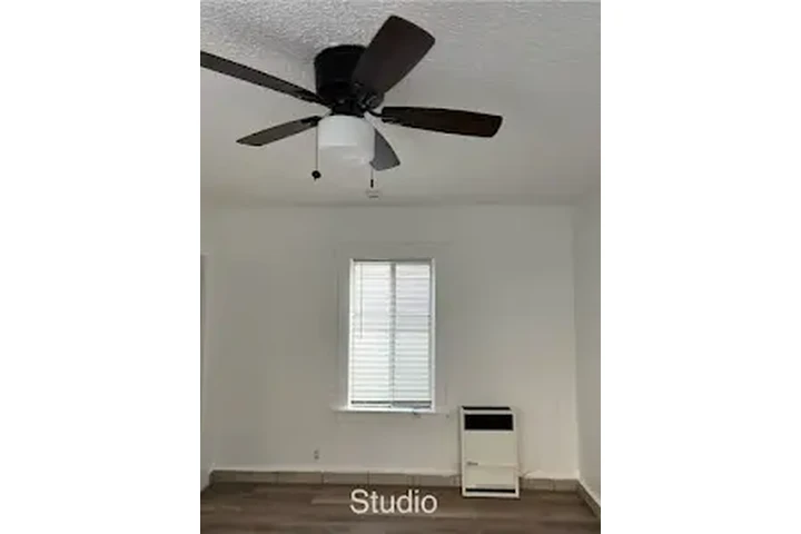 RENTO ESTUDIOS image 1