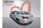 $16555 : Nissan Versa 2025 SV 4dr Sed thumbnail