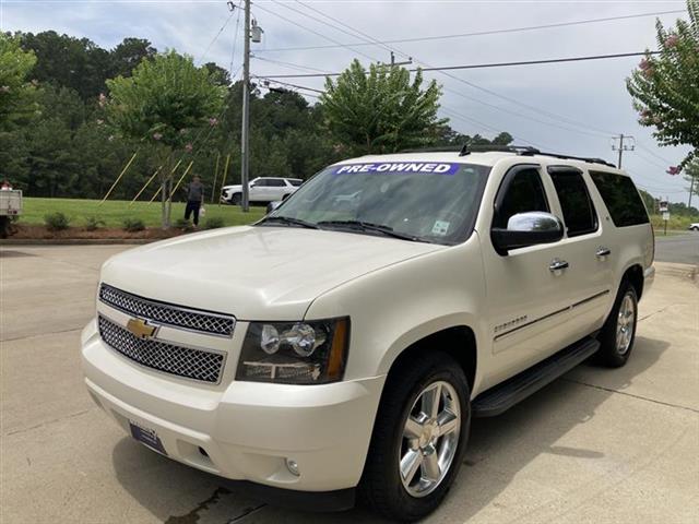 $12971 : 2012 Suburban LTZ 1500 2WD image 3