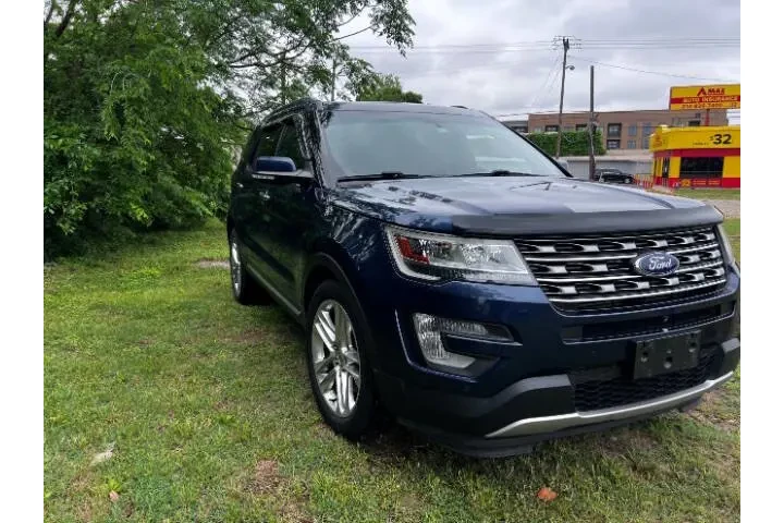 $16495 : 2017 Explorer Limited image 3