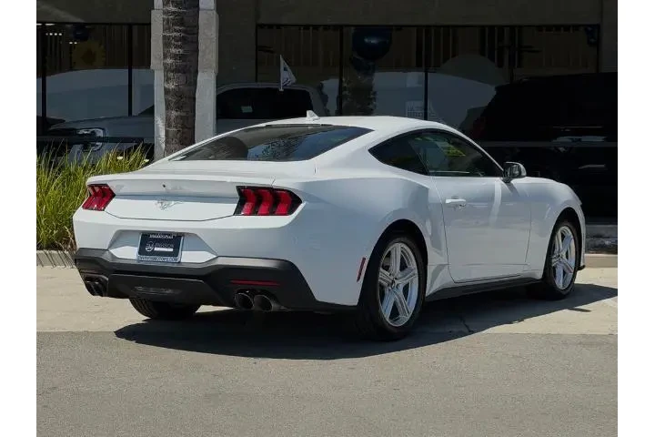 $33750 : Ford Mustang 2026 EcoBoost P image 9