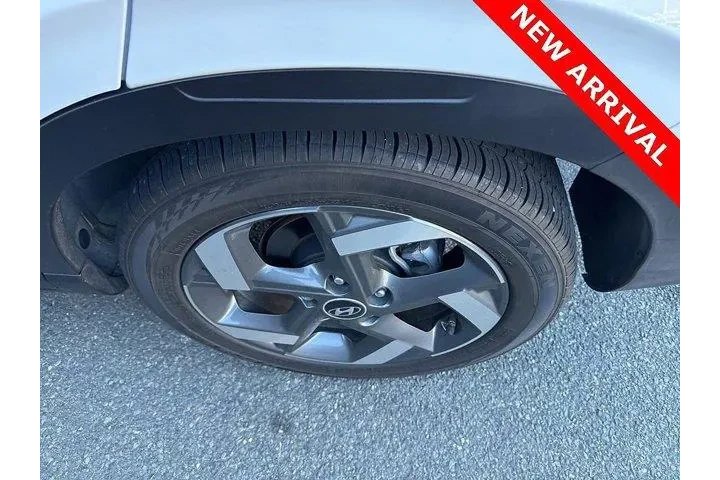 $16598 : Hyundai VENUE 2023 SEL 4dr C image 6