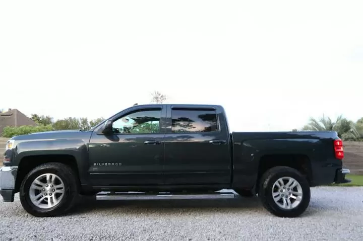 $17000 : 2017 Chevrolet Silverado LT 4D image 2