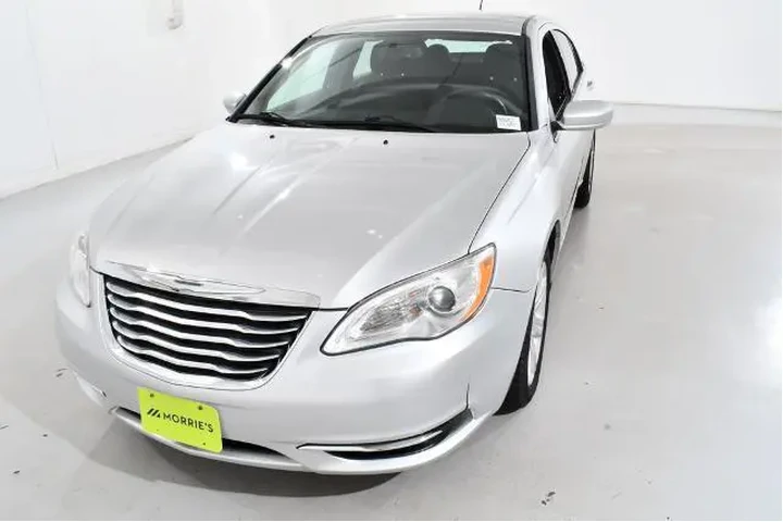 $6955 : Chrysler 200 2011 Touring 4d image 2