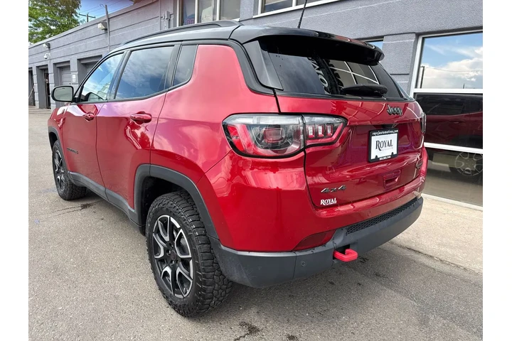 $24995 : 2025 Compass Trailhawk 4x4 image 5