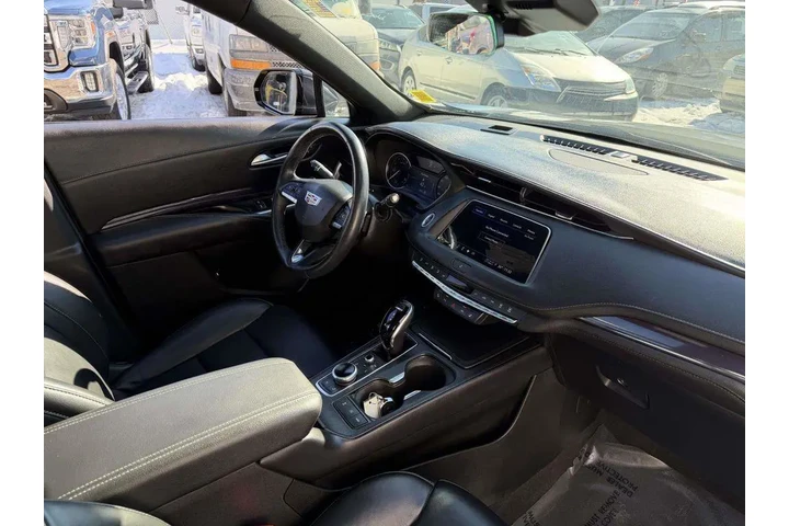 $30856 : Cadillac XT4 2023 4x4 Luxury image 9