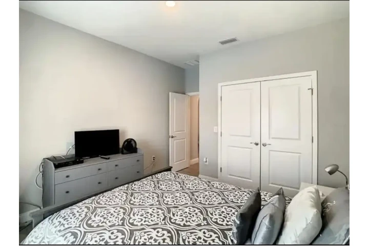 $450 : Rento un cuarto image 2