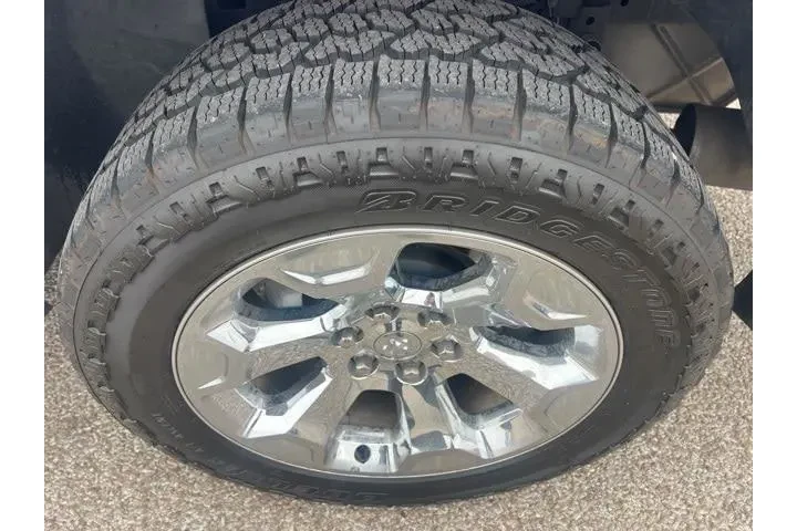 $35995 : Ram 1500 2023 4x4 Big Horn 4 image 8