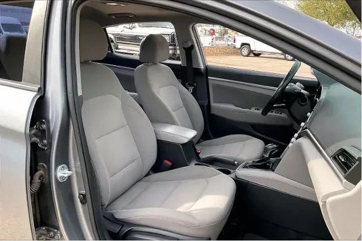 $13308 : Hyundai ELANTRA 2019 SE 4dr image 8