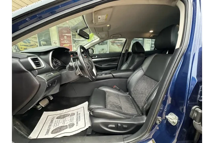 $17499 : 2017 Maxima 3.5 S image 10