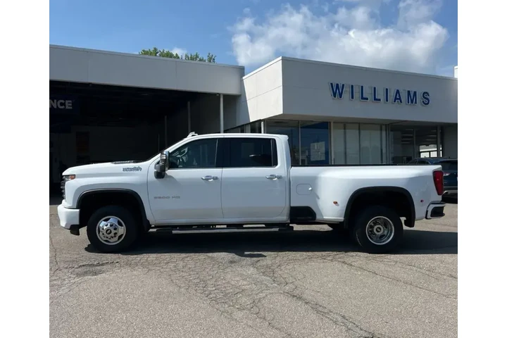$63999 : Chevrolet Silverado 3500HD 20 image 4