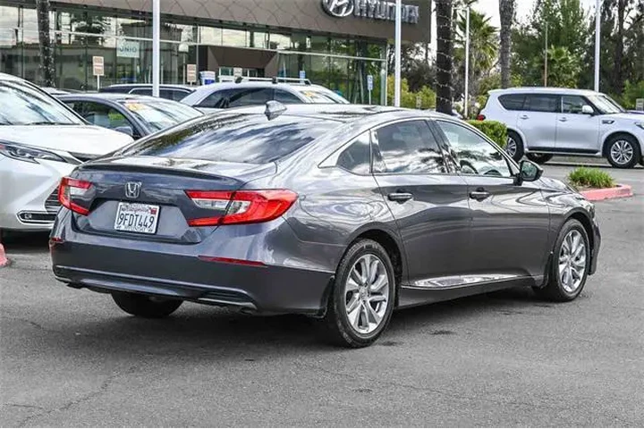 $18800 : Honda Accord 2020 LX 4dr Sed image 4