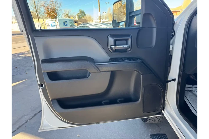 2017 Silverado 2500HD Work Tr image 10