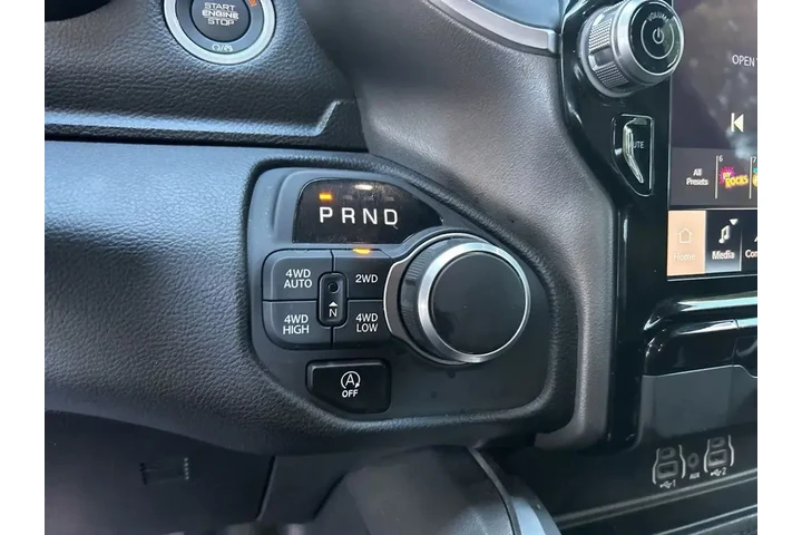 $33748 : Ram 1500 2025 4x4 Big Horn 4 image 8