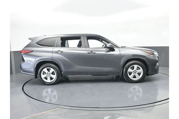 $29598 : Toyota Highlander 2023 AWD L image 7