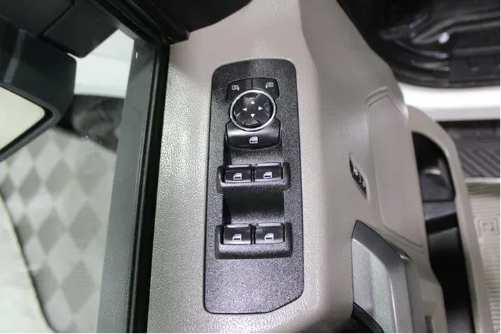 $17982 : Ford F-150 2018 4x4 XLT 4dr image 7