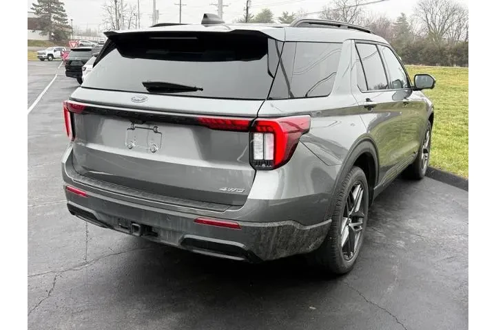$39995 : Ford Explorer 2025 AWD ST-Li image 4