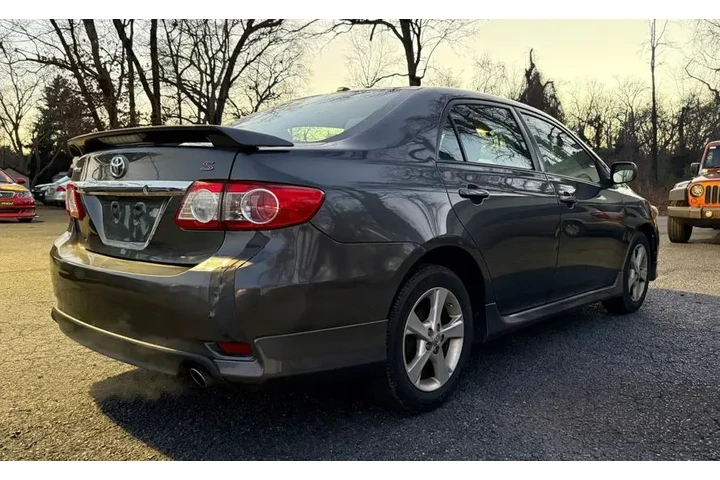 $10925 : 2011 Corolla image 3