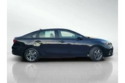 $17846 : Kia Forte 2024 LXS 4dr Sedan thumbnail