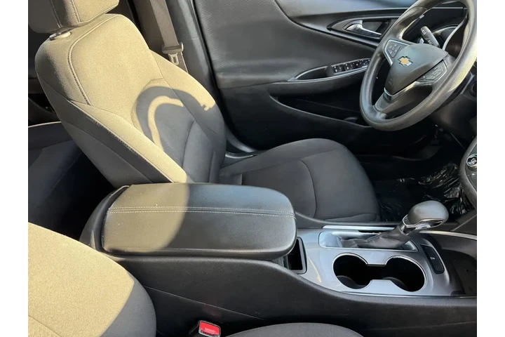 $12525 : Chevrolet Malibu 2021 LT 4dr image 6