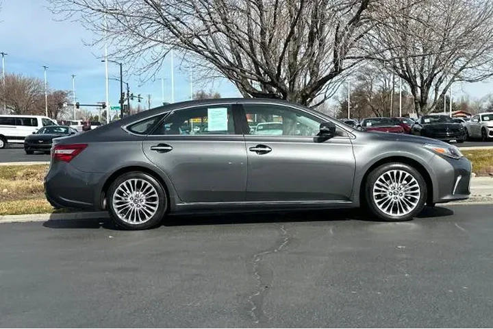 $22995 : Toyota Avalon 2017 XLE 4dr S image 8