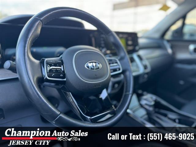 Used 2021 Sorento SX Prestige image 9