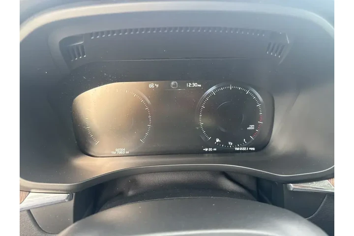 $24000 : Volvo XC60 2021 AWD T5 Momen image 10