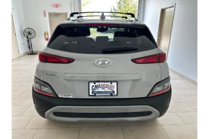 $19988 : Hyundai KONA 2023 AWD SEL 4d image 6