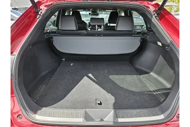 $31990 : Toyota Venza 2022 AWD XLE 4d image 9