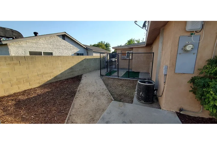 $1375 : Fontana - Move-In Ready image 7