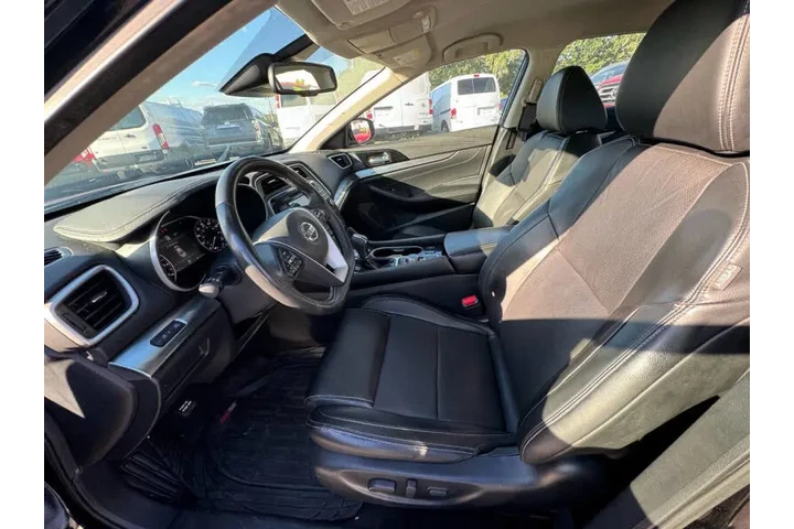 $16495 : 2020 Maxima 3.5 SV image 10
