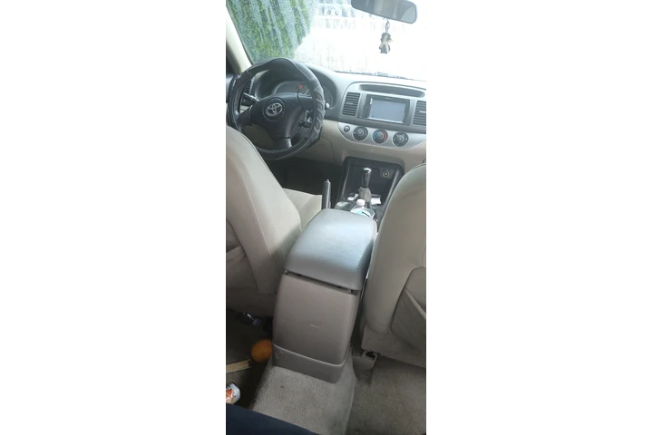 $3000 : TOYOTA CAMRY SE image 2