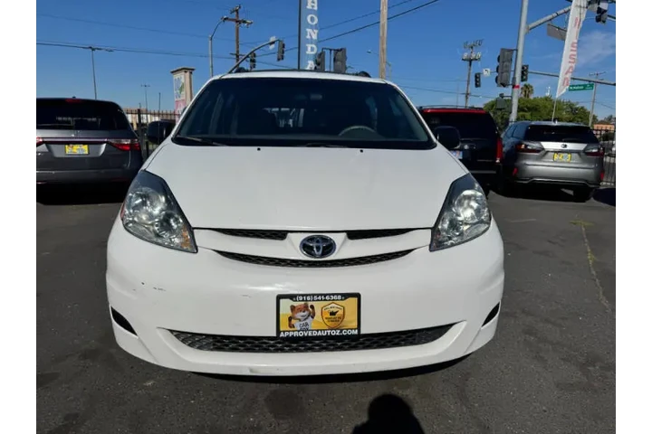 $3998 : 2006 Sienna CE 7 Passenger image 4