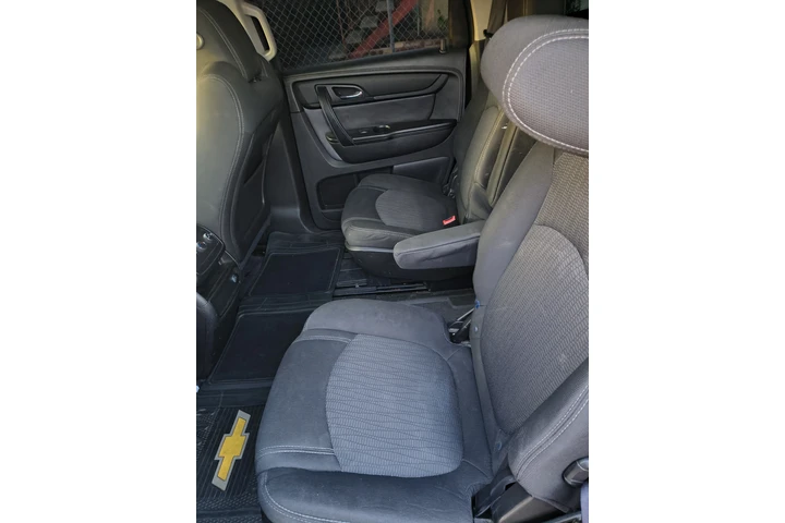 $3500 : Chevrolet traverse image 3