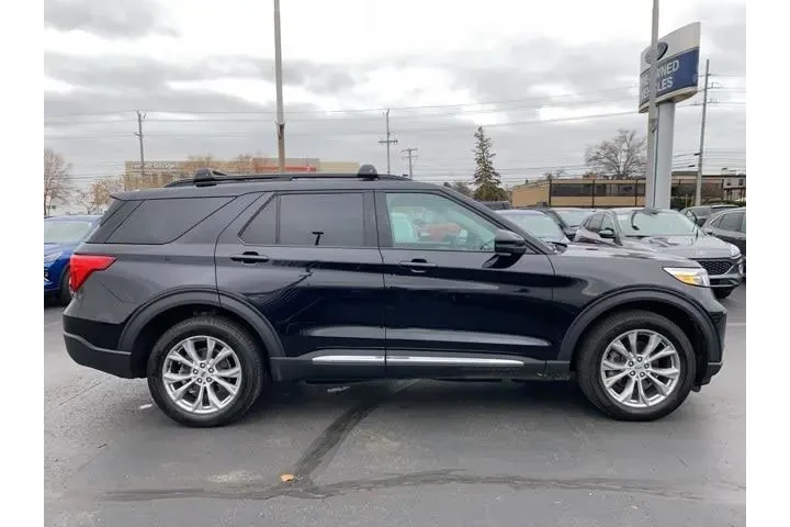 $30498 : Ford Explorer 2023 AWD XLT 4 image 4