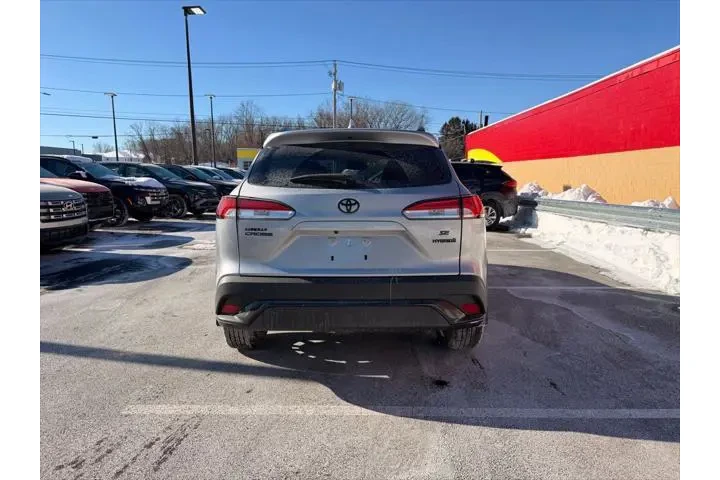 $29900 : Toyota Corolla Cross Hybrid image 5