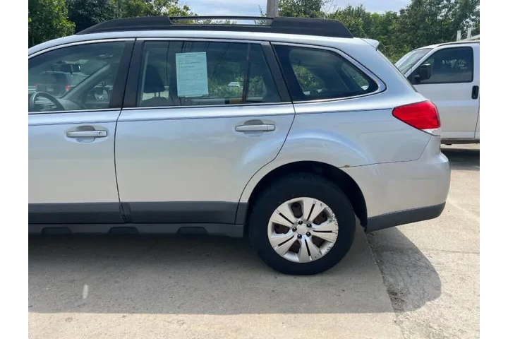 $5295 : 2013 Outback 2.5i image 10