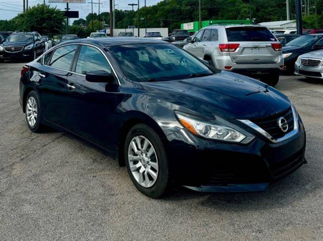 $8900 : 2018 Altima 2.5 S image 1