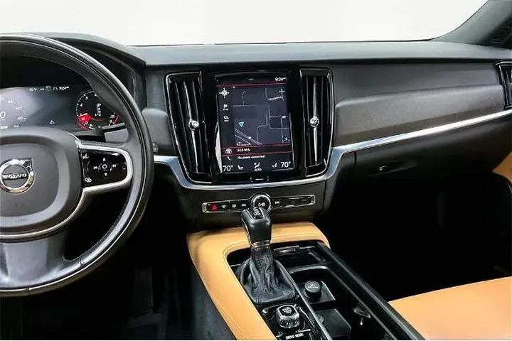$31900 : Volvo V90 Cross Country 2020 image 6