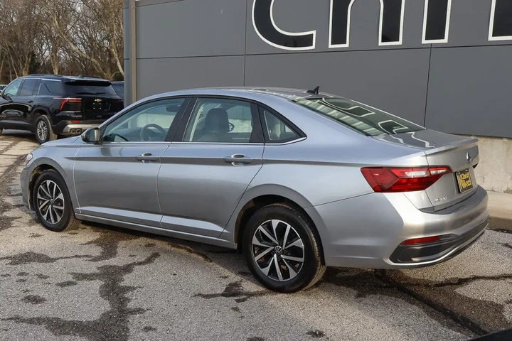 $16888 : 2024 Jetta S Auto image 6